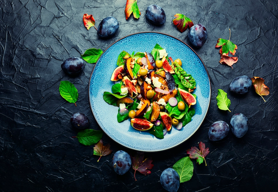 Vitamin fruit salad rich in micronutrients required by the body